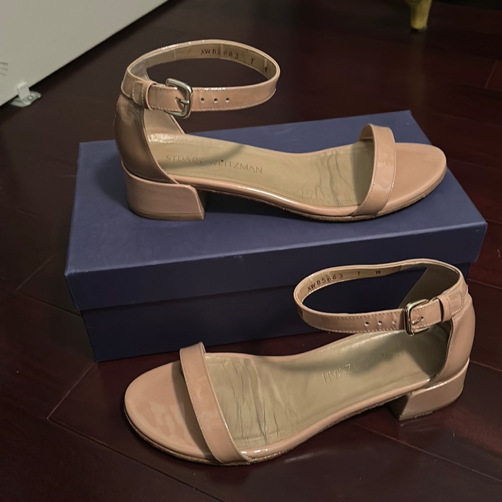 Nearly nude kitten heel